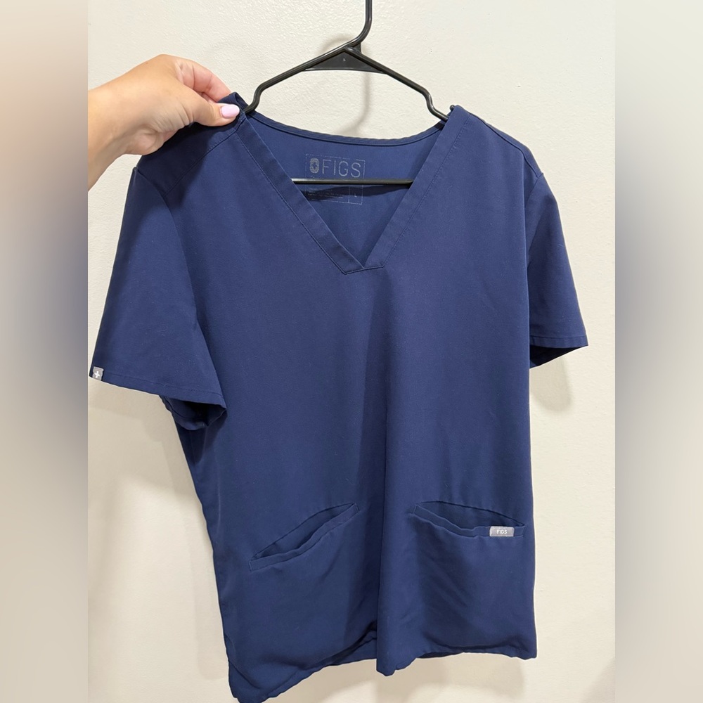 Figs scrub top - size large